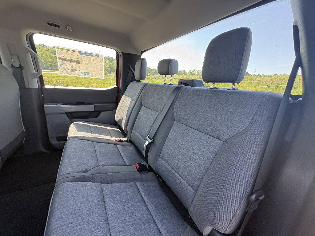 New 2026 Ford F250 XL w/ STX Appearance Package AWD/4WD image 19