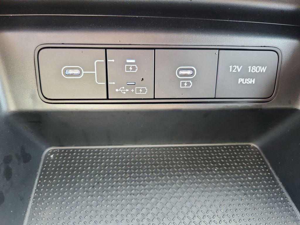 Used 2025 Hyundai Tucson SE image 23