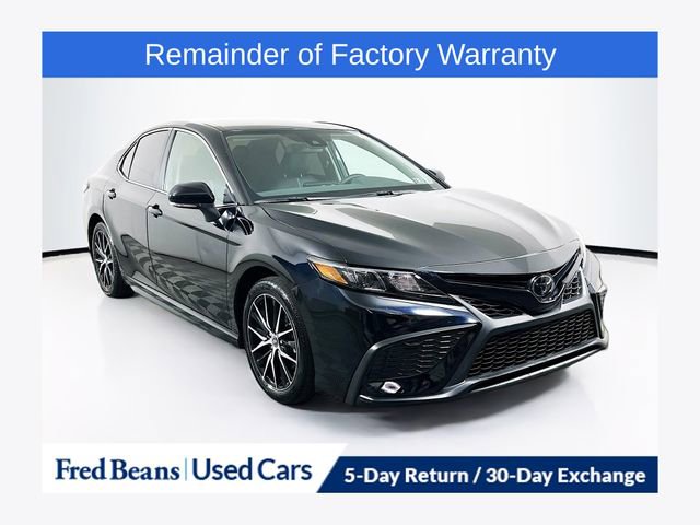 Used 2024 Toyota Camry SE image 1