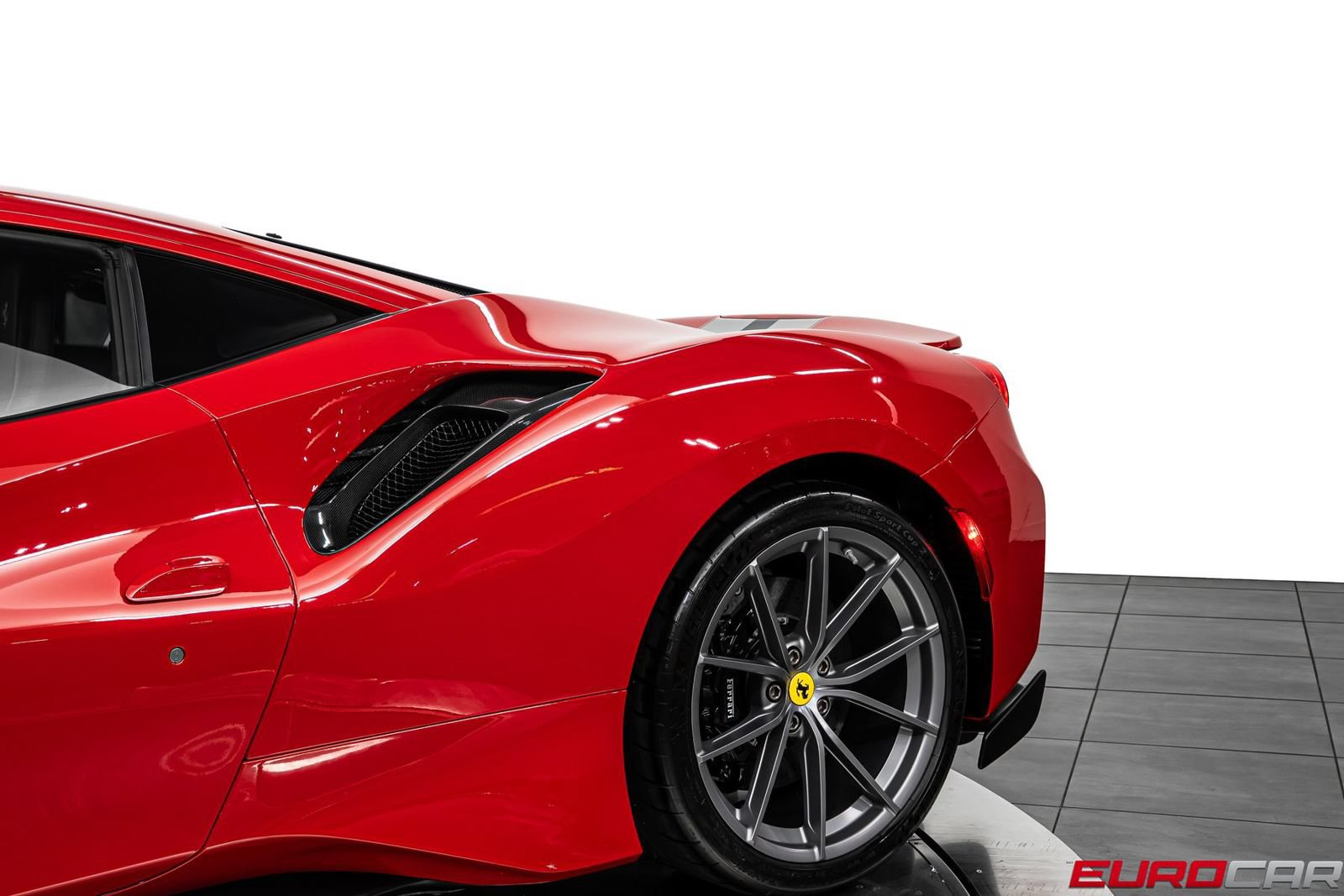 Used 2019 Ferrari 488 Pista Coupe RWD image 19