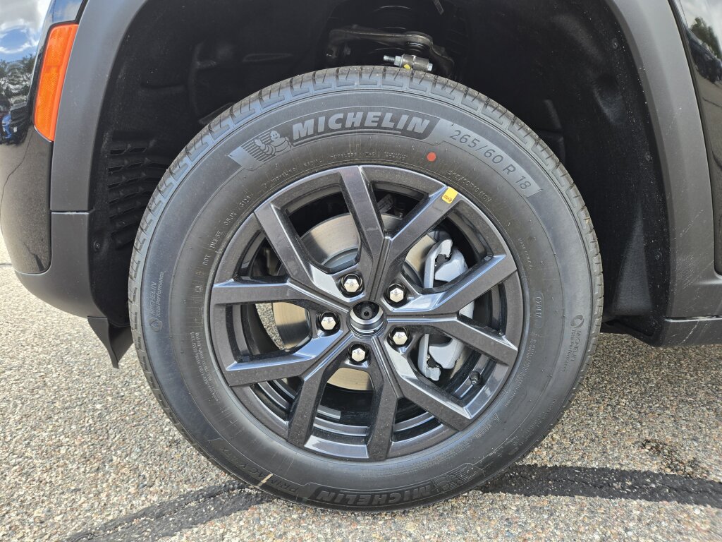 New 2027 Jeep Grand Cherokee Altitude AWD/4WD image 16