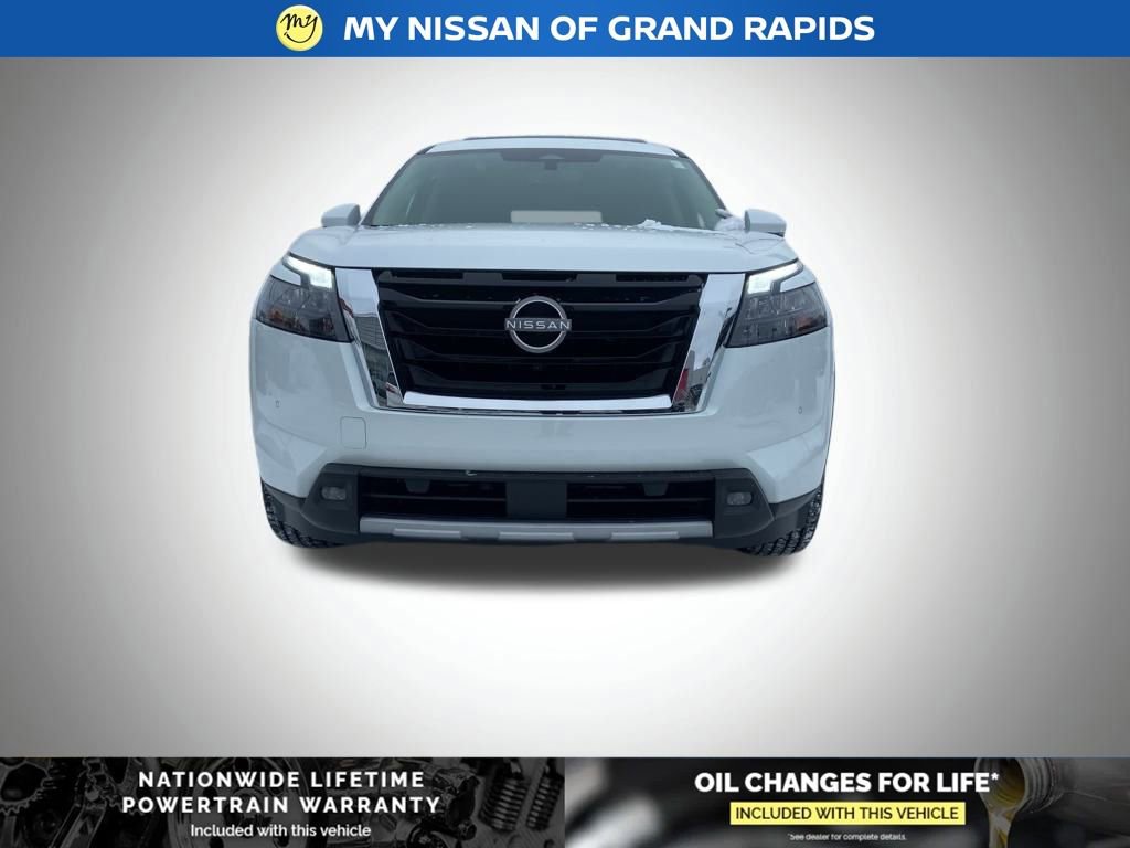 New 2025 Nissan Pathfinder Platinum image 9