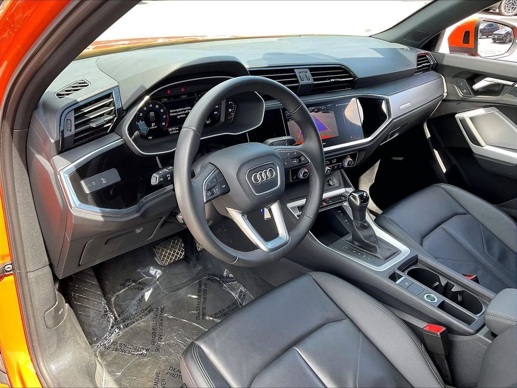 Used 2025 Audi Q3 2.0T Premium image 8