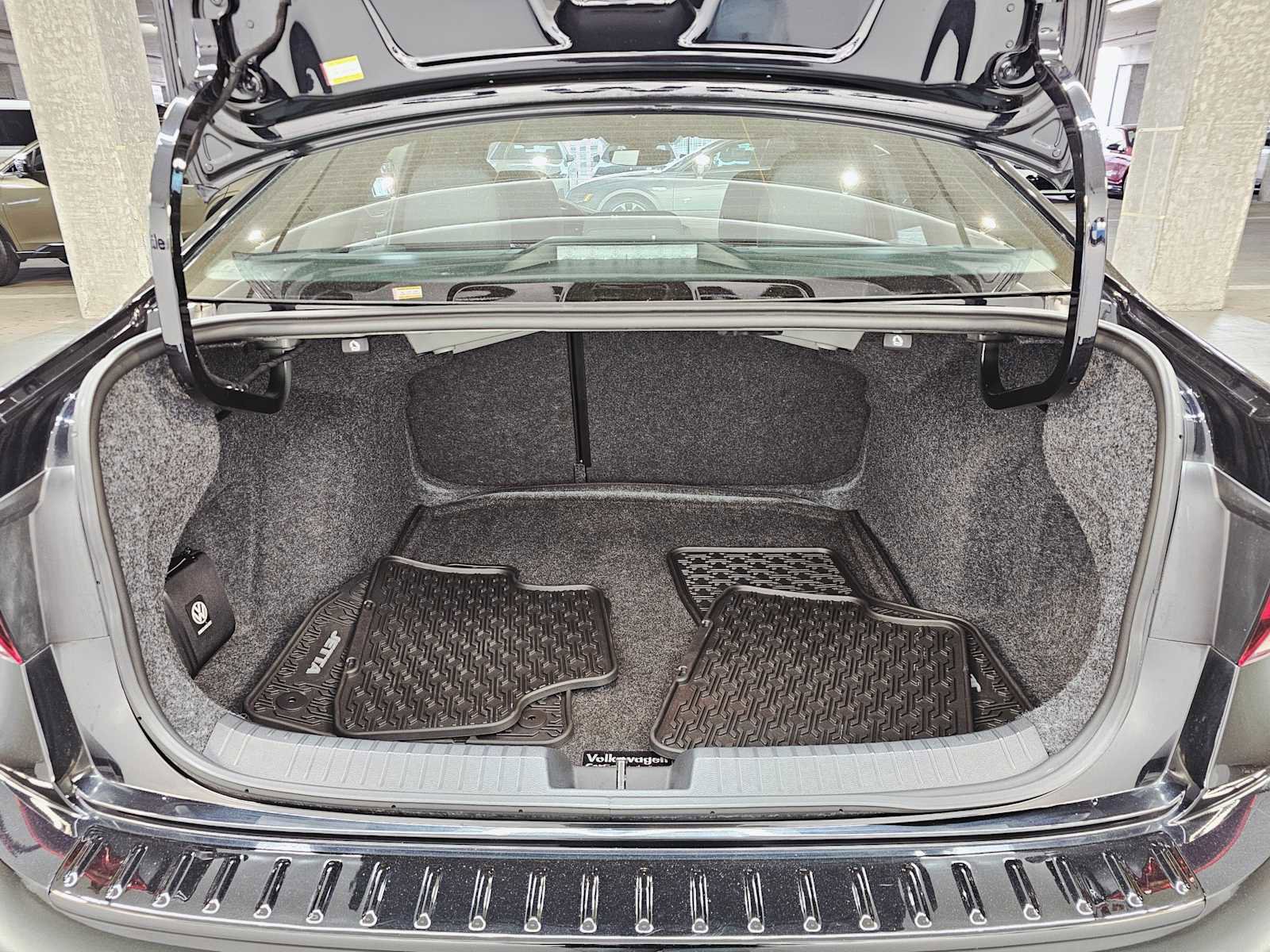 Used 2023 Volkswagen Jetta Sport image 28