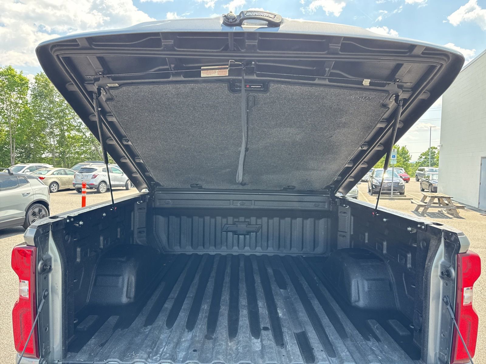 Used 2021 Chevrolet Silverado 1500 RST w/ Convenience Package II AWD/4WD image 17