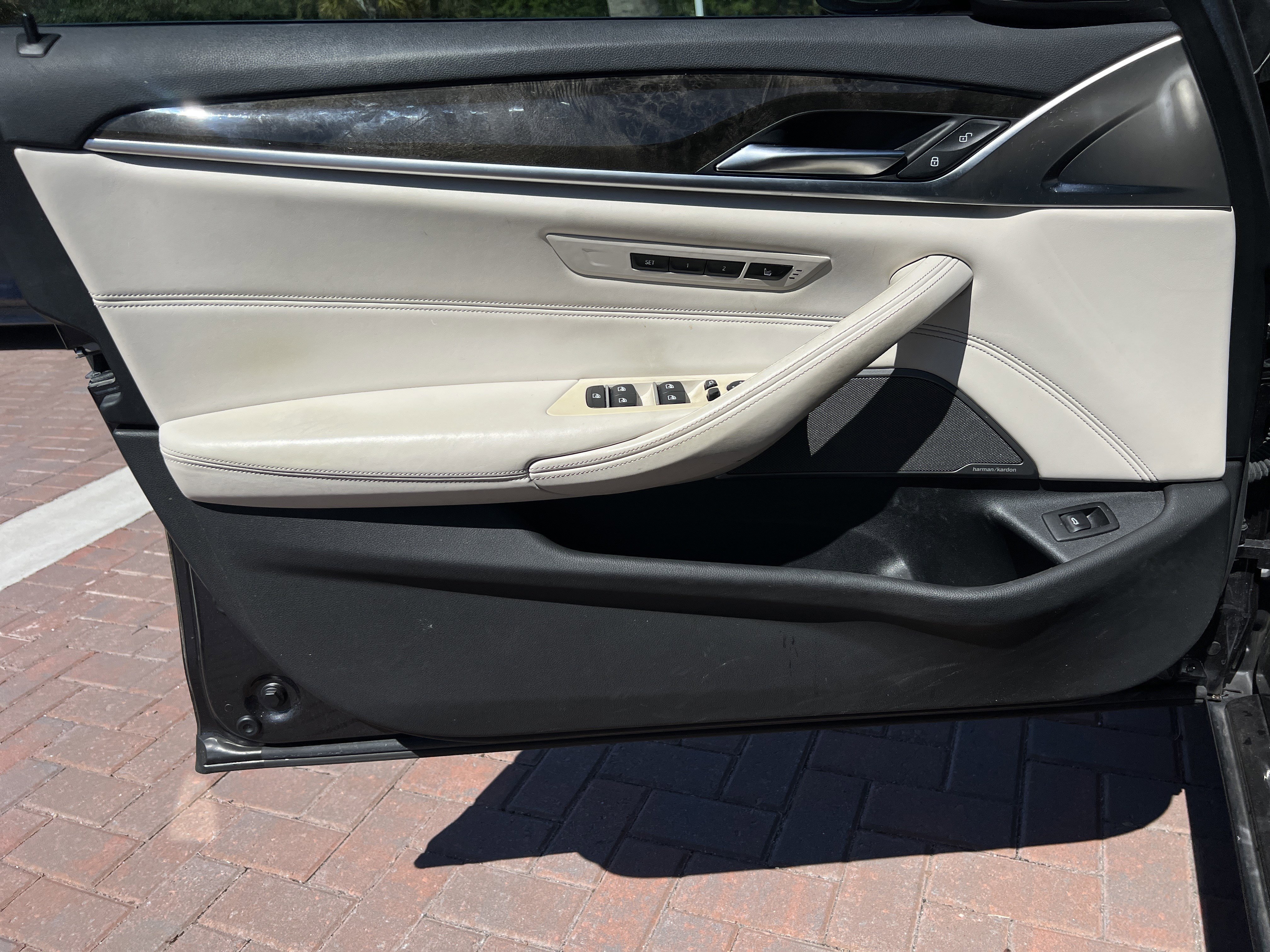 Used 2019 BMW 540i w/ Luxury Seating Package RWD image 14