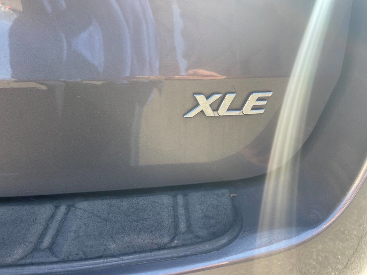 Used 2015 Toyota Sienna XLE w/ XLE Navigation Package FWD image 20
