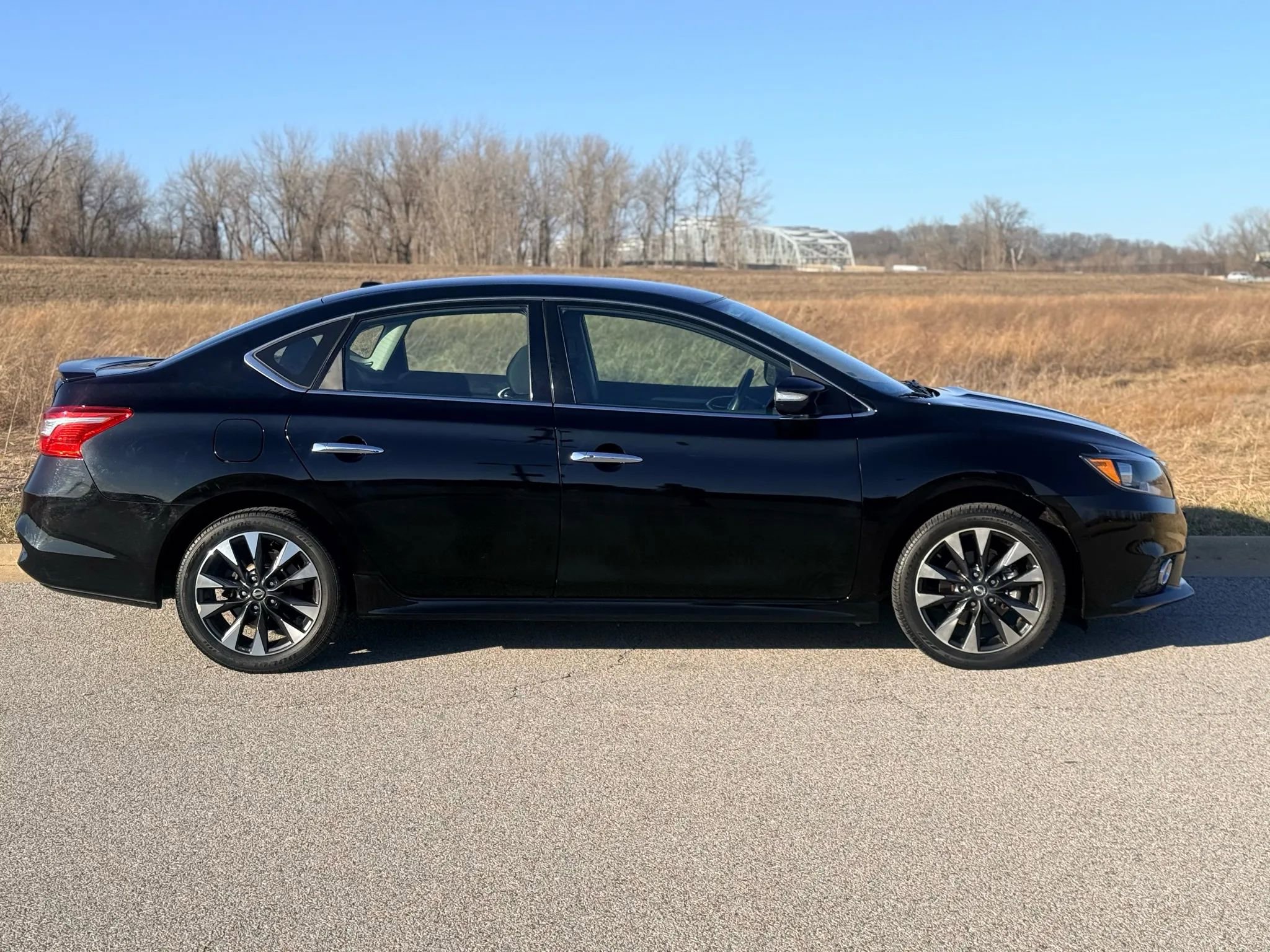 Used 2017 Nissan Sentra SR image 32