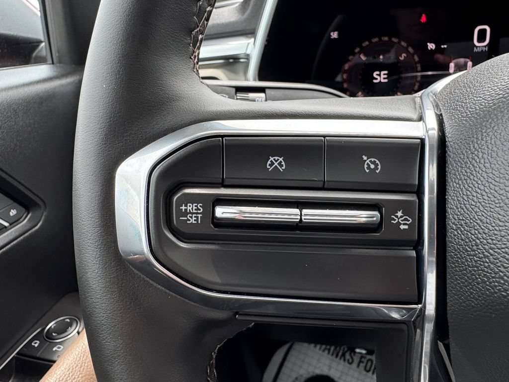 Used 2025 GMC Canyon Denali AWD/4WD image 15