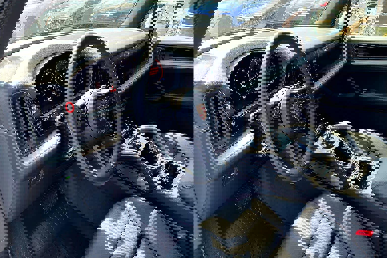 Used 2025 Porsche Cayenne image 18