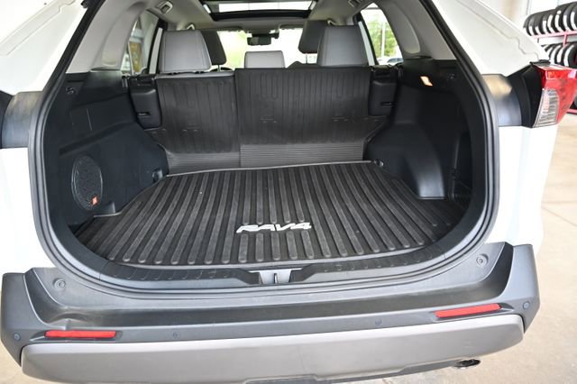 Used 2019 Toyota RAV4 Limited w/ Advanced Technology Package AWD/4WD image 30
