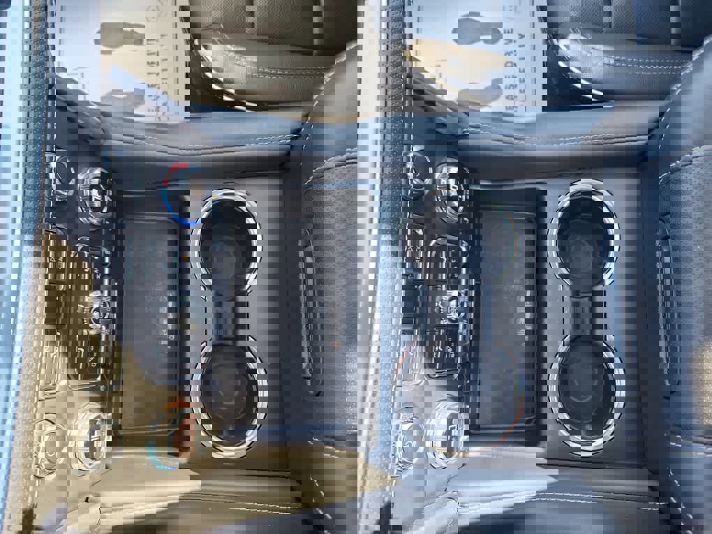 Used 2022 GMC Yukon SLT w/ SLT Luxury Package image 26