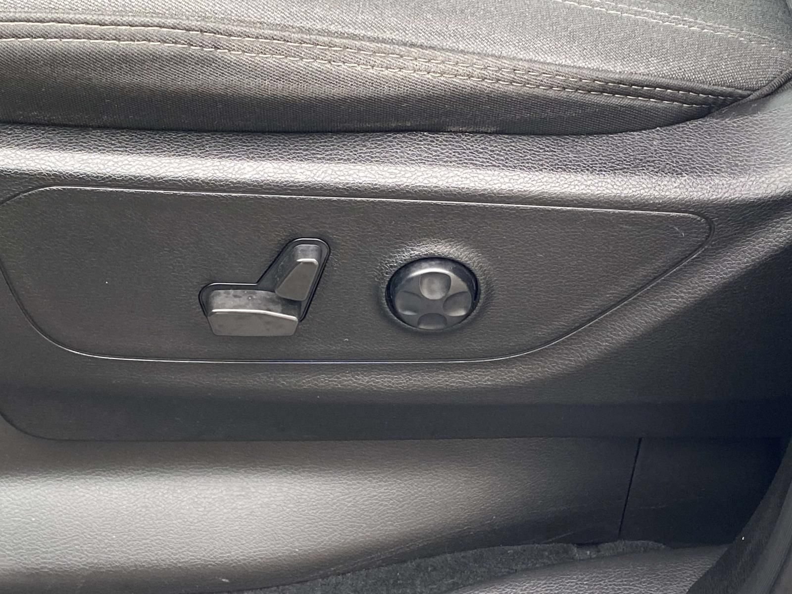 Used 2021 RAM 1500 Big Horn RWD image 16