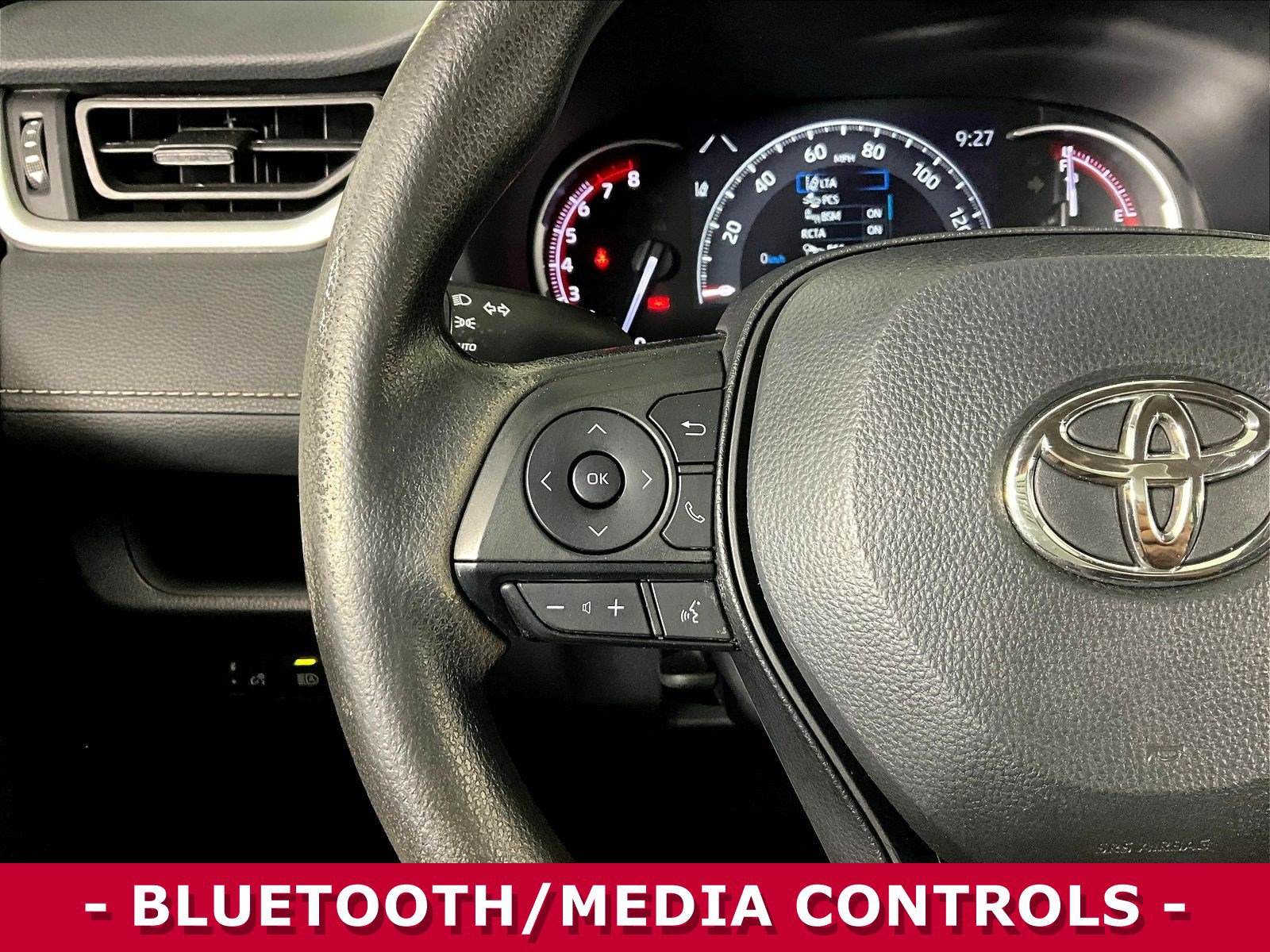 Used 2024 Toyota RAV4 XLE FWD image 11
