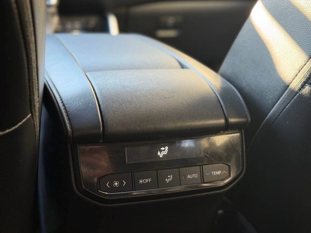 Used 2022 Toyota Highlander XLE image 25