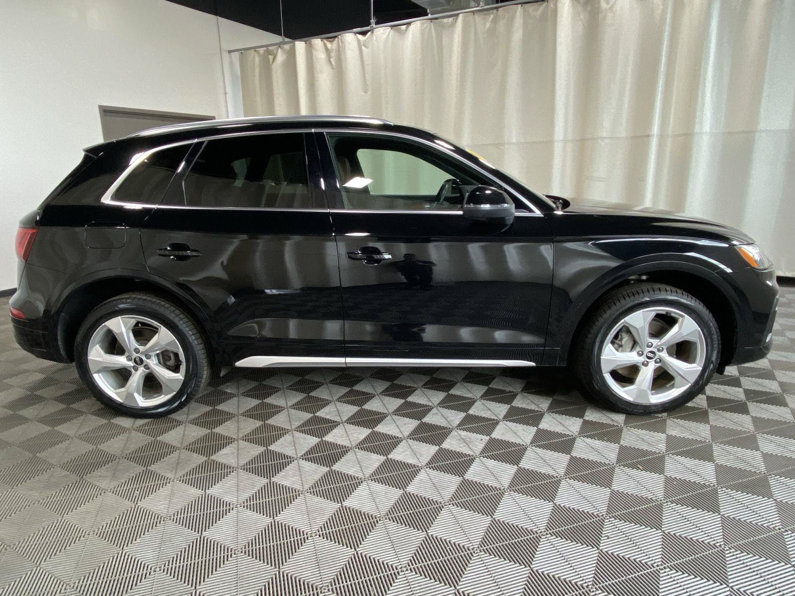 Used 2021 Audi Q5 2.0T Premium Plus w/ Premium Plus Package AWD/4WD image 17