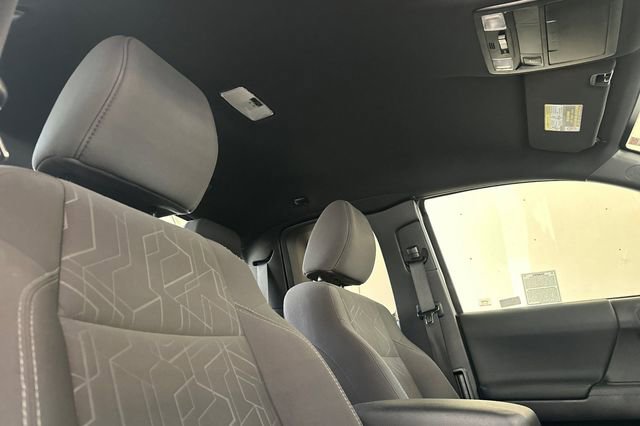 Used 2017 Toyota Tacoma TRD Sport image 17