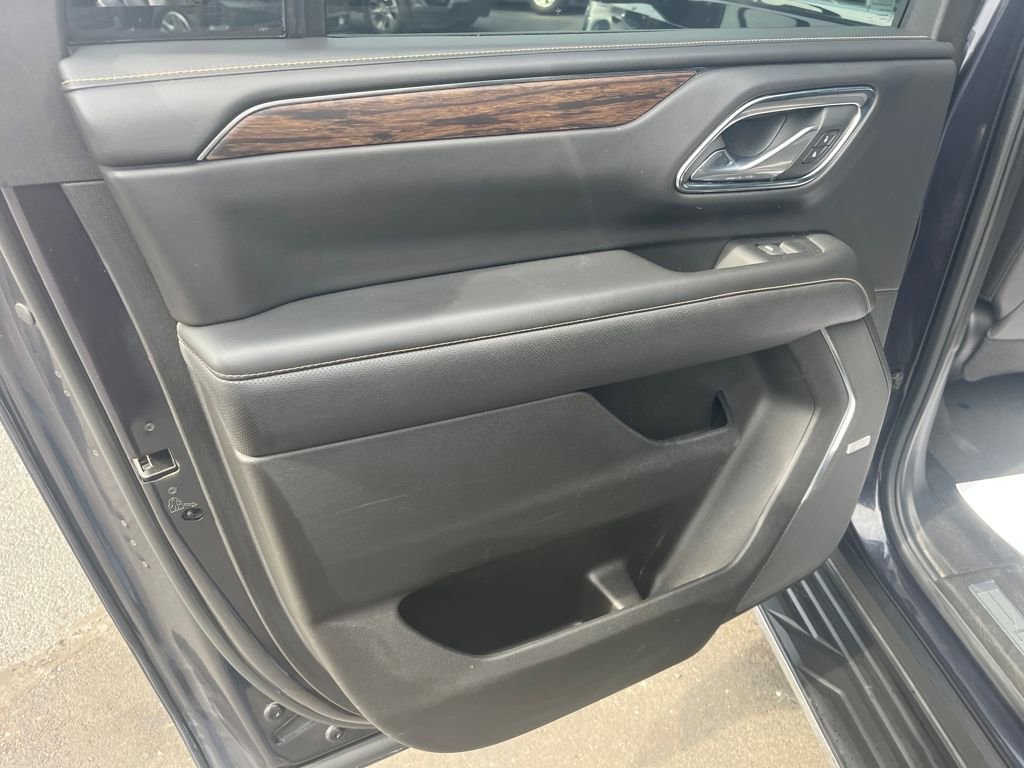 Used 2023 Chevrolet Suburban Premier image 22