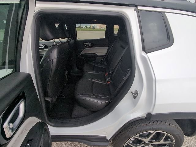 Used 2025 Jeep Compass Limited AWD/4WD image 11