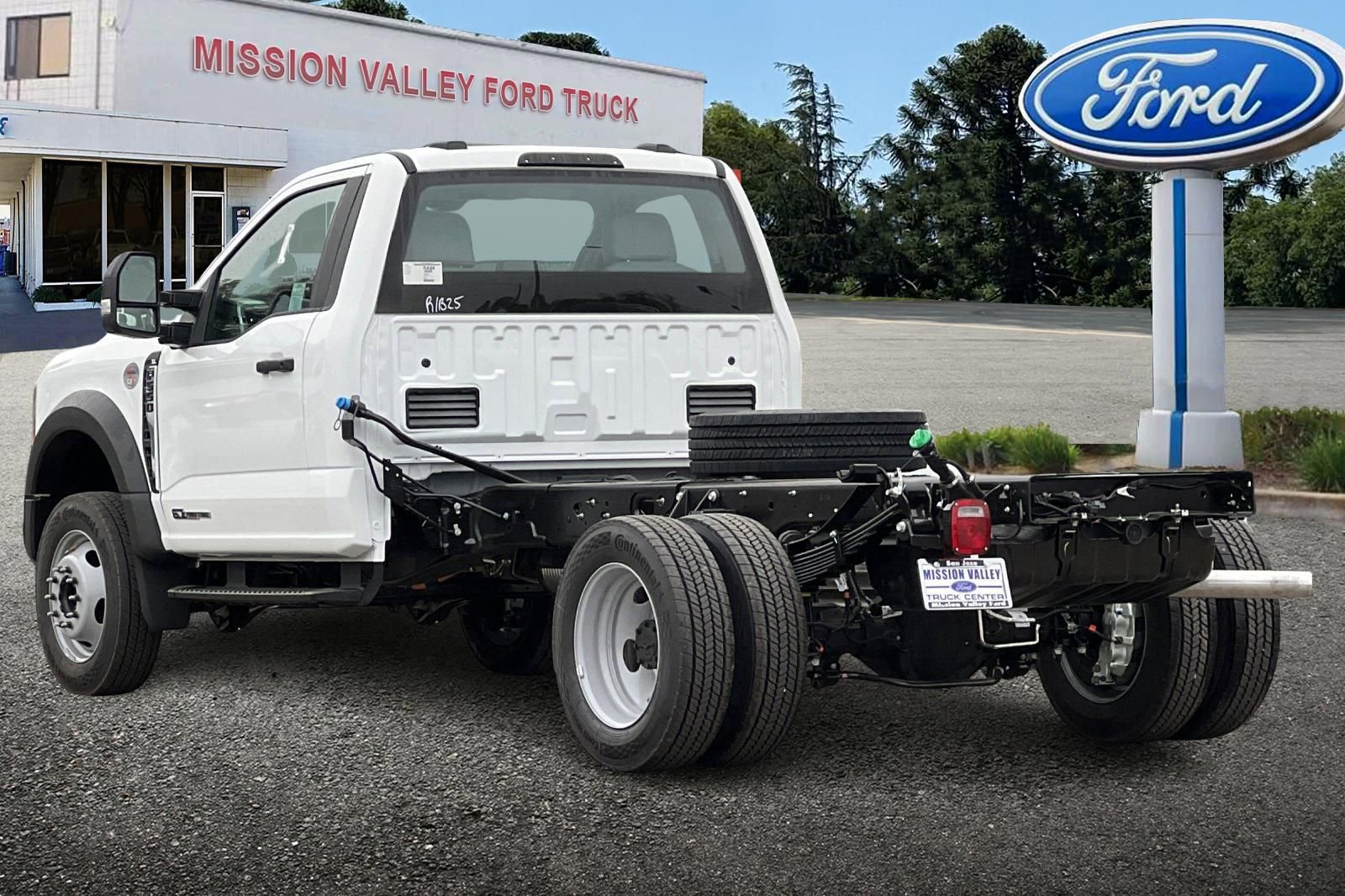 New 2026 Ford F550 2WD Regular Cab Super Duty image 6
