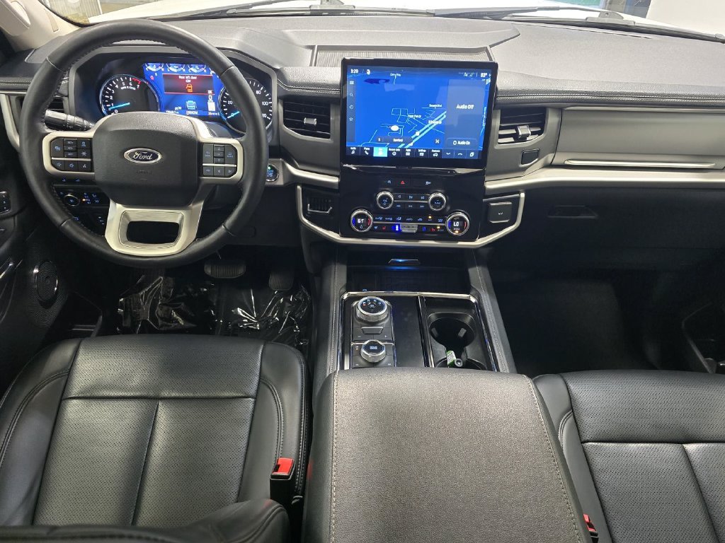 Used 2024 Ford Expedition XLT AWD/4WD image 11