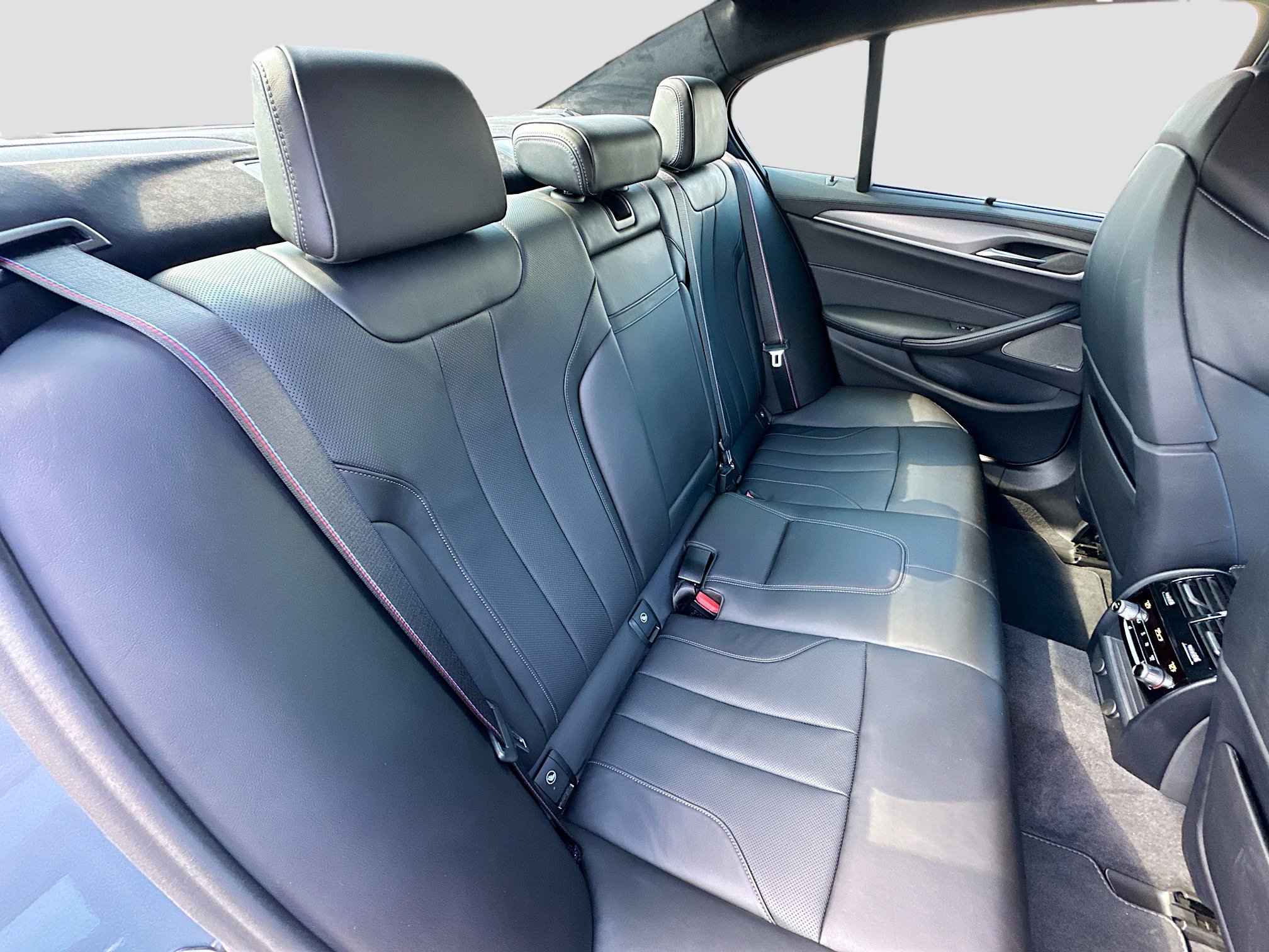 Used 2019 BMW M5 w/ Executive Package image 29