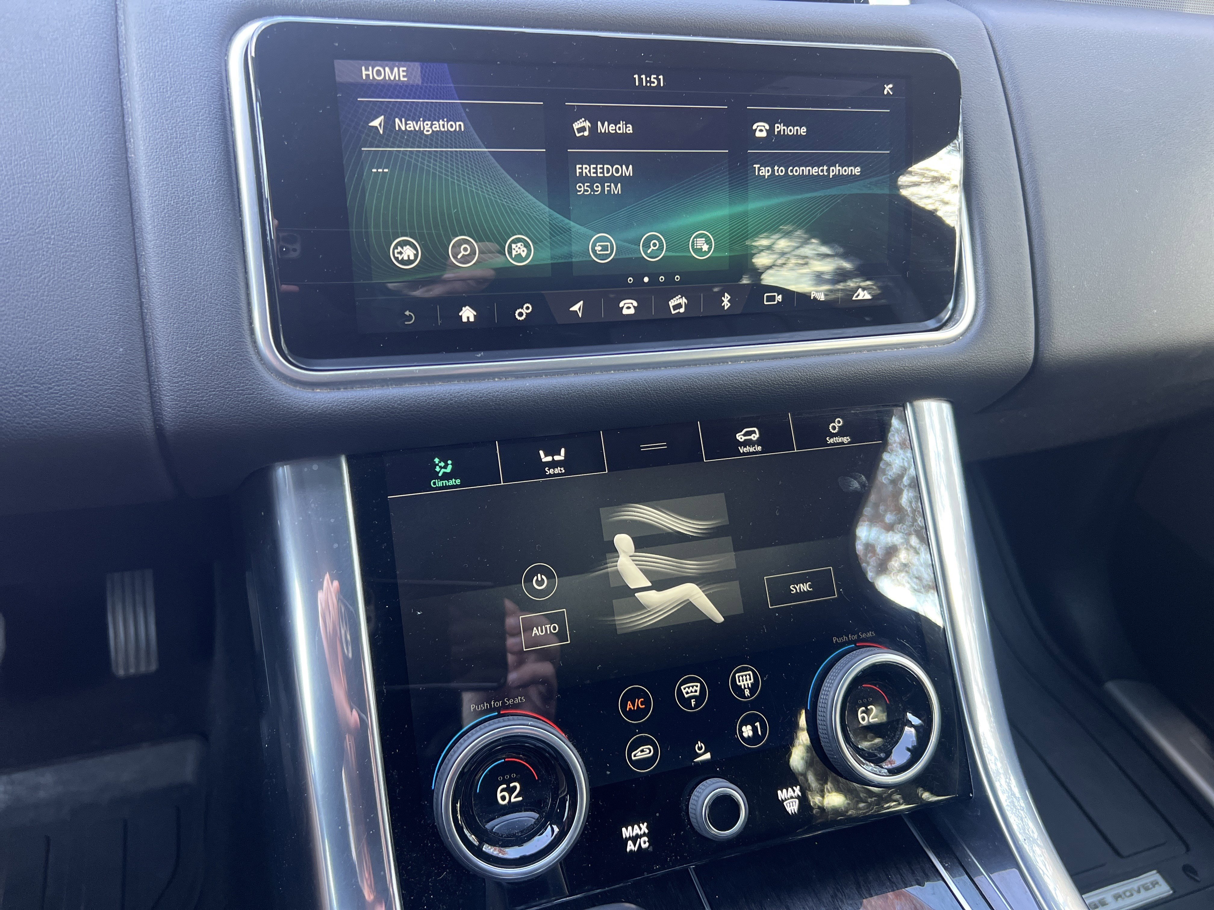 Used 2020 Land Rover Range Rover Sport HSE image 17