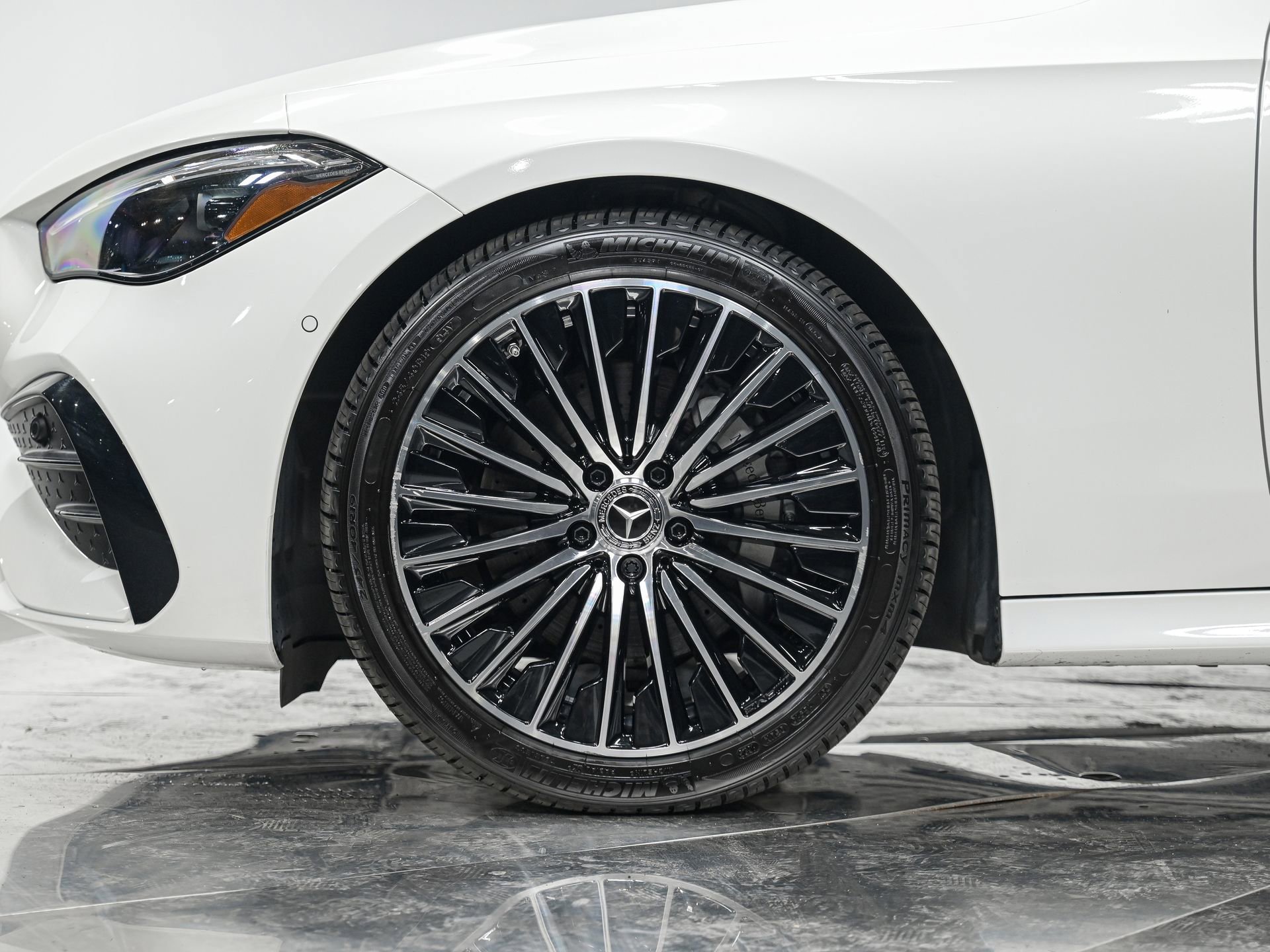 Used 2025 Mercedes-Benz CLE 300 4MATIC Coupe image 3