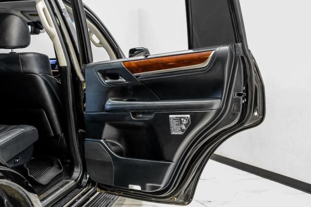 Used 2021 Lexus LX 570 4WD w/ Luxury Package image 45