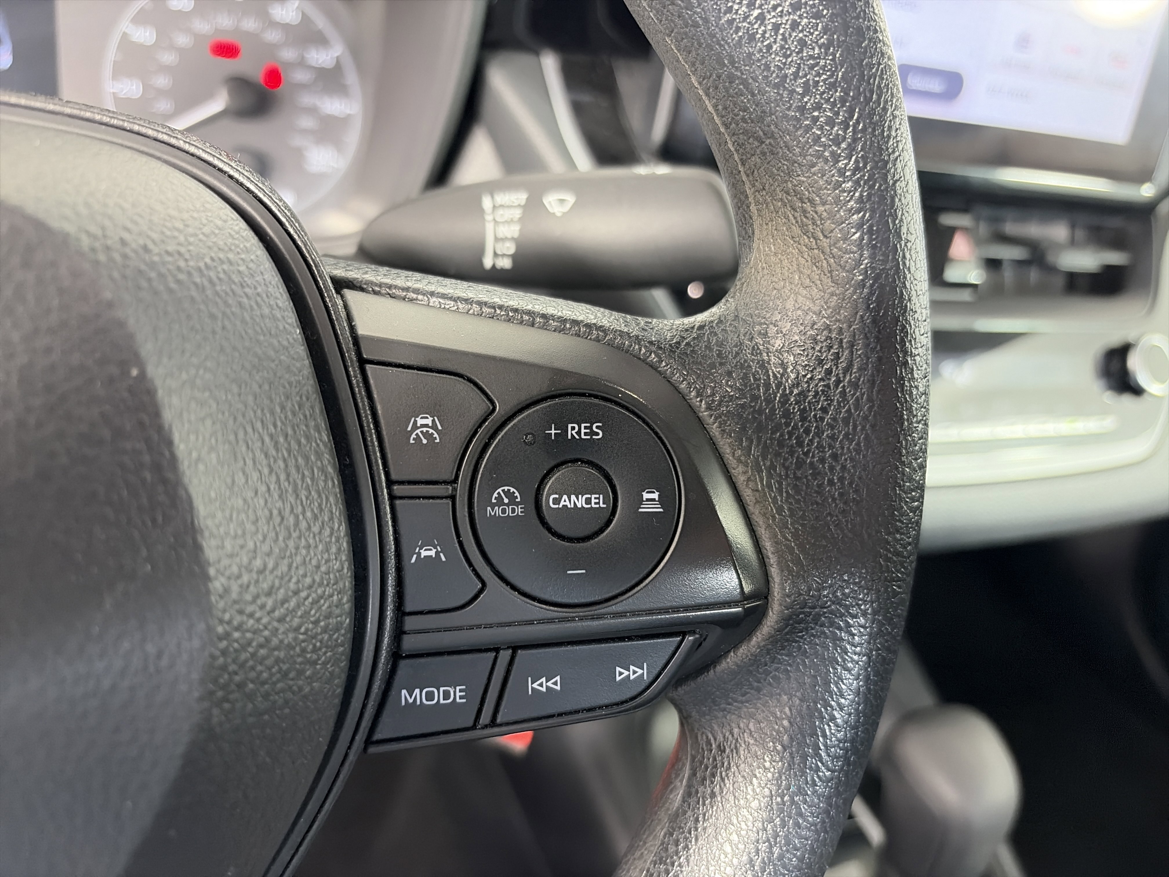 Used 2024 Toyota Corolla LE FWD image 28