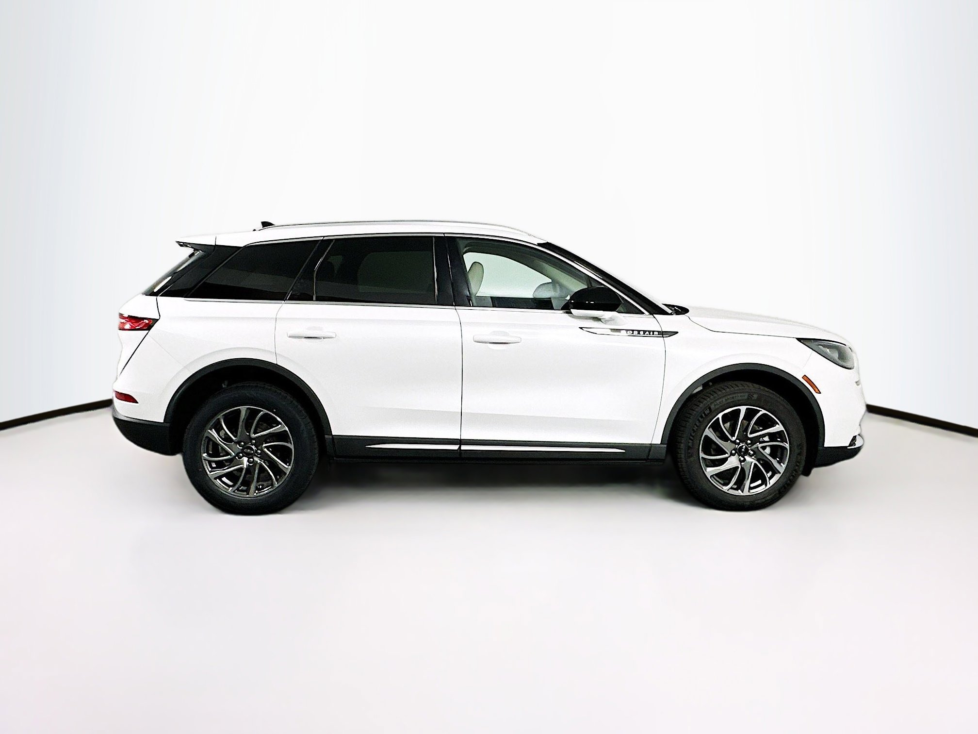 Used 2022 Lincoln Corsair AWD w/ Equipment Group 101A image 10