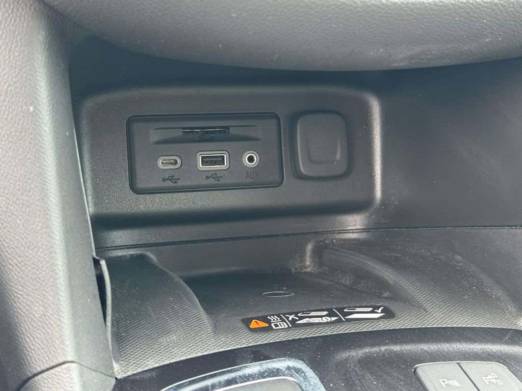 Used 2023 Chevrolet Equinox Premier AWD/4WD image 29