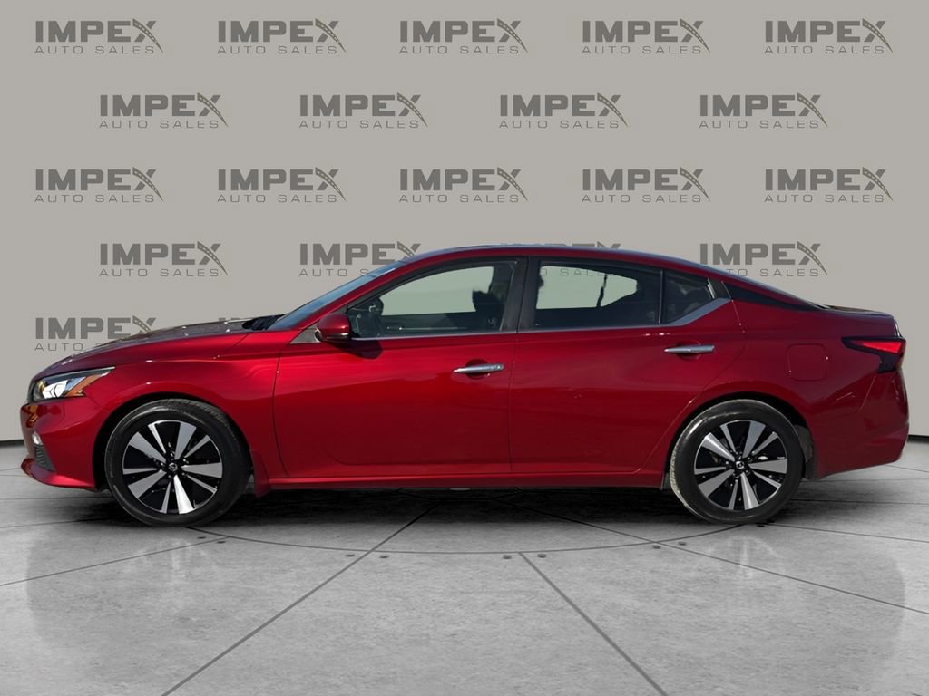 Used 2021 Nissan Altima 2.5 SV w/ SV Premium Package image 2