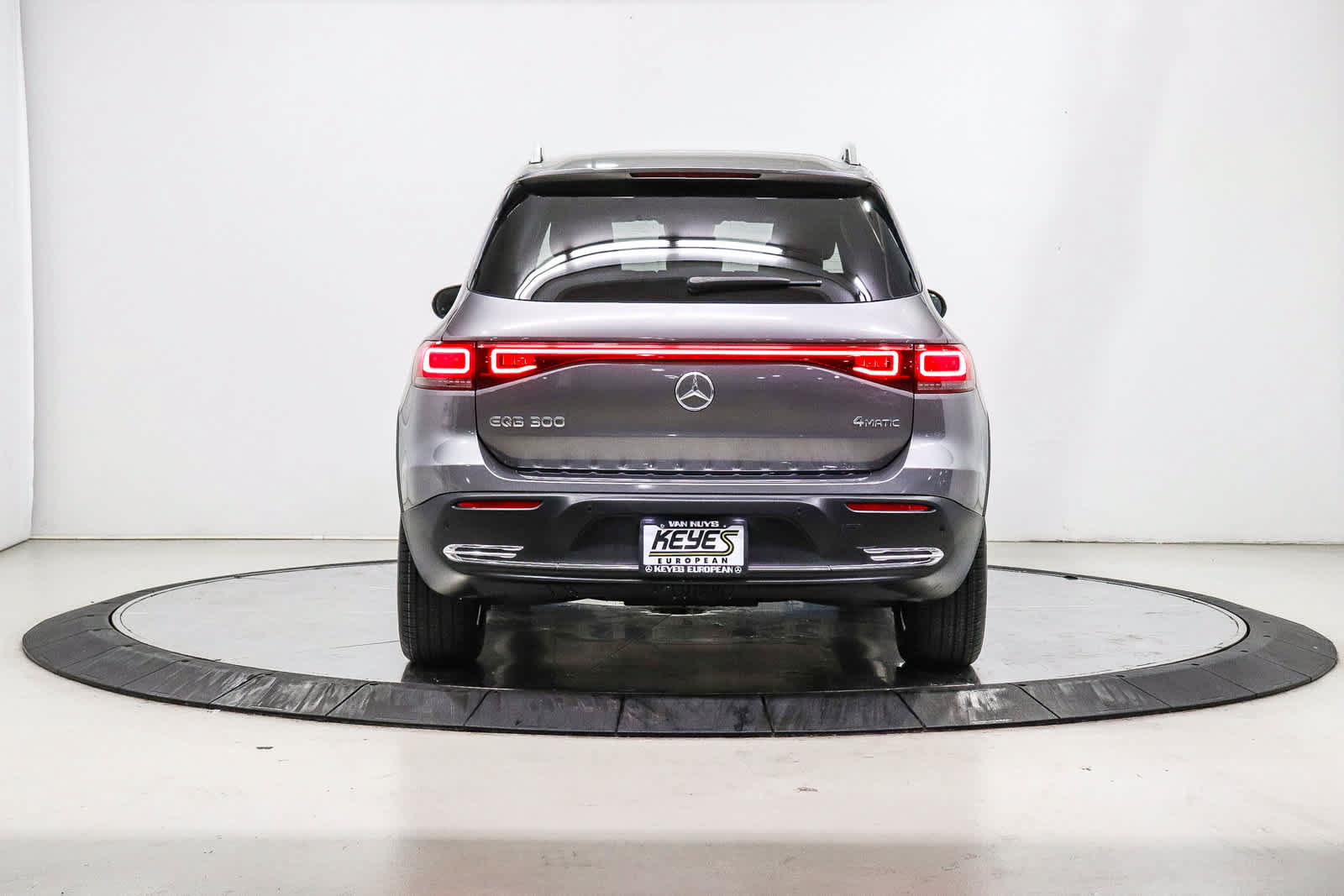 Certified 2023 Mercedes-Benz EQB 300 4MATIC image 3
