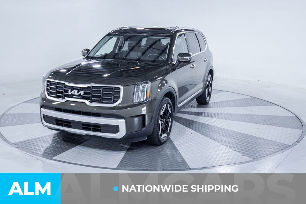 Used 2025 Kia Telluride S FWD image 2