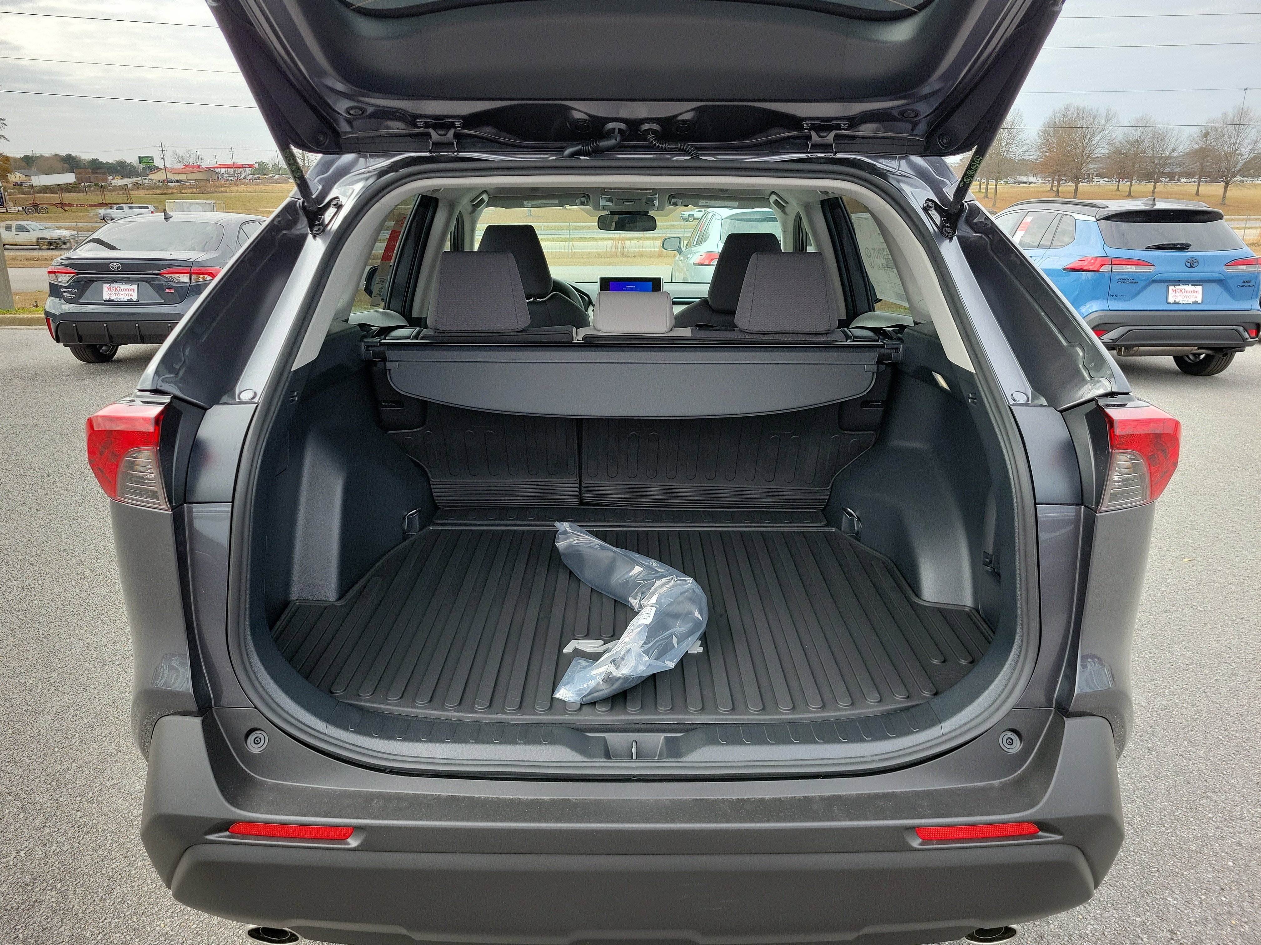 New 2025 Toyota RAV4 XLE image 10