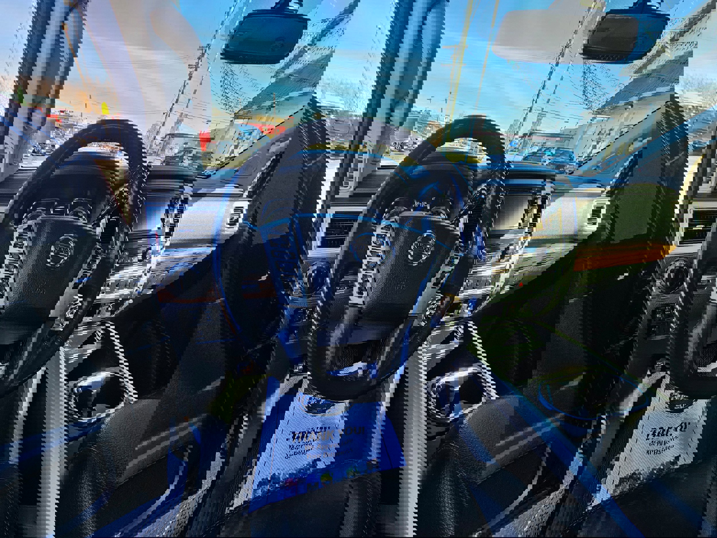 Used 2017 Nissan Titan SL image 14