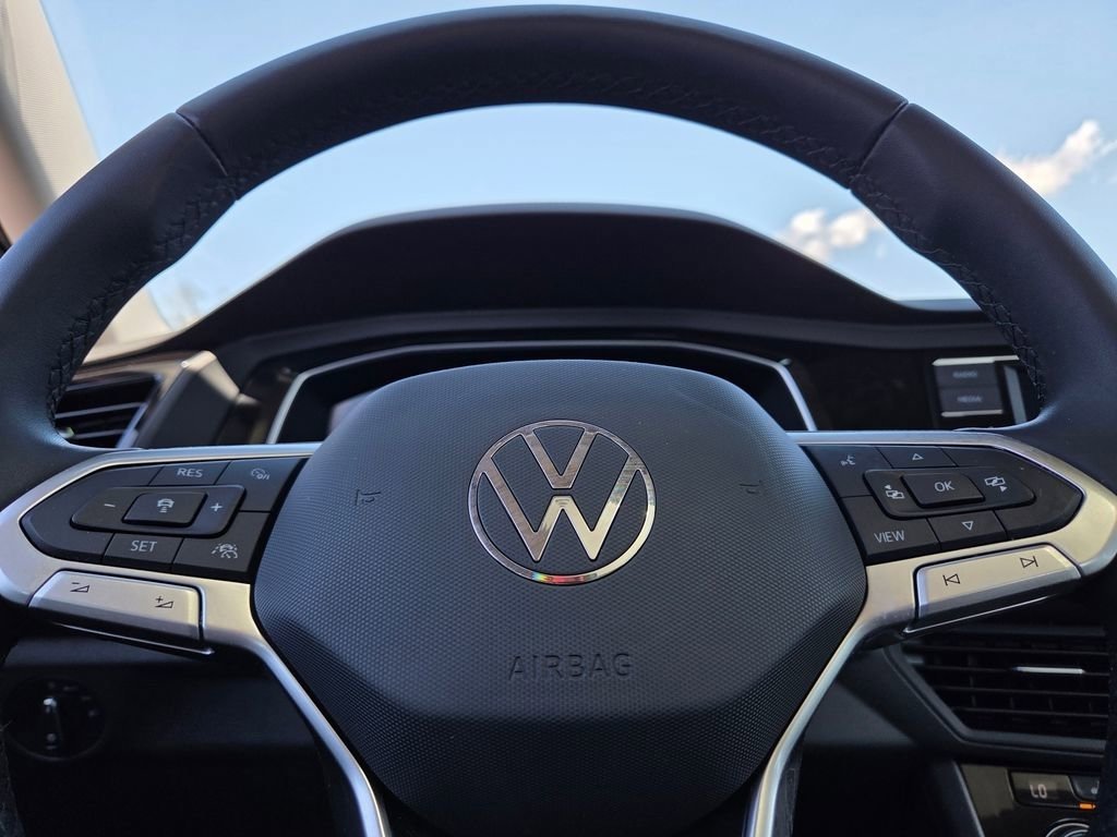 Used 2024 Volkswagen Jetta SE image 29