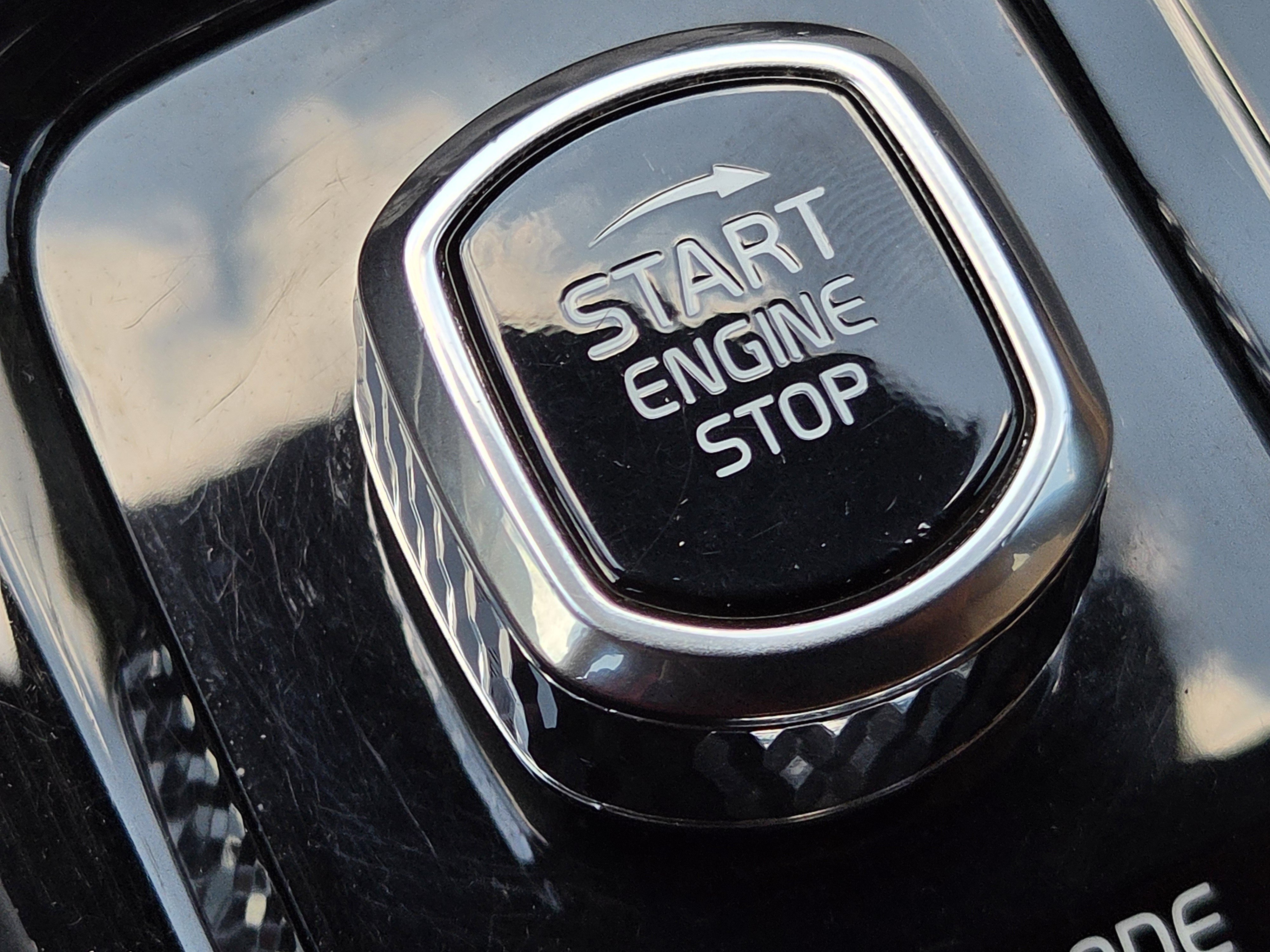 Used 2020 Volvo XC60 T5 Momentum FWD image 23
