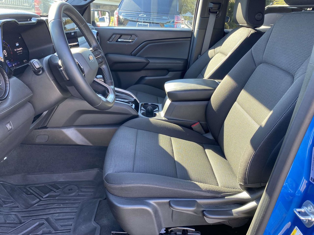 Used 2024 Chevrolet Colorado LT RWD image 24