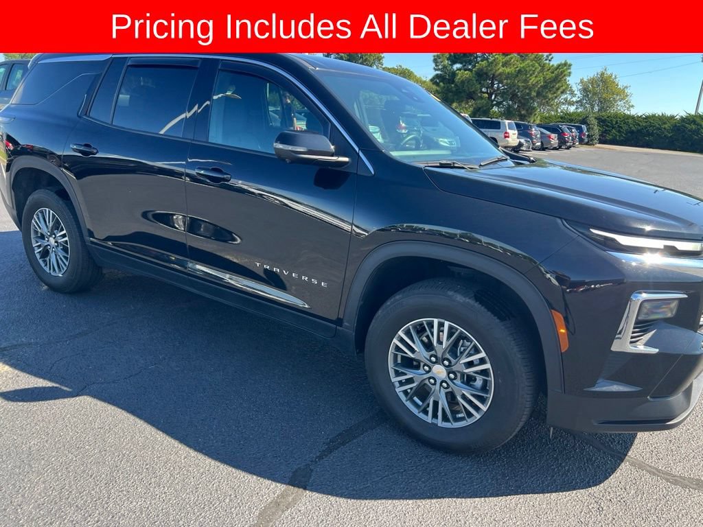 Used 2024 Chevrolet Traverse LT w/ Trailering Package AWD/4WD image 15