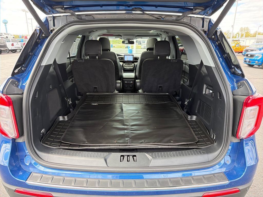 Used 2023 Ford Explorer Limited w/ Equipment Group 301A AWD/4WD image 23