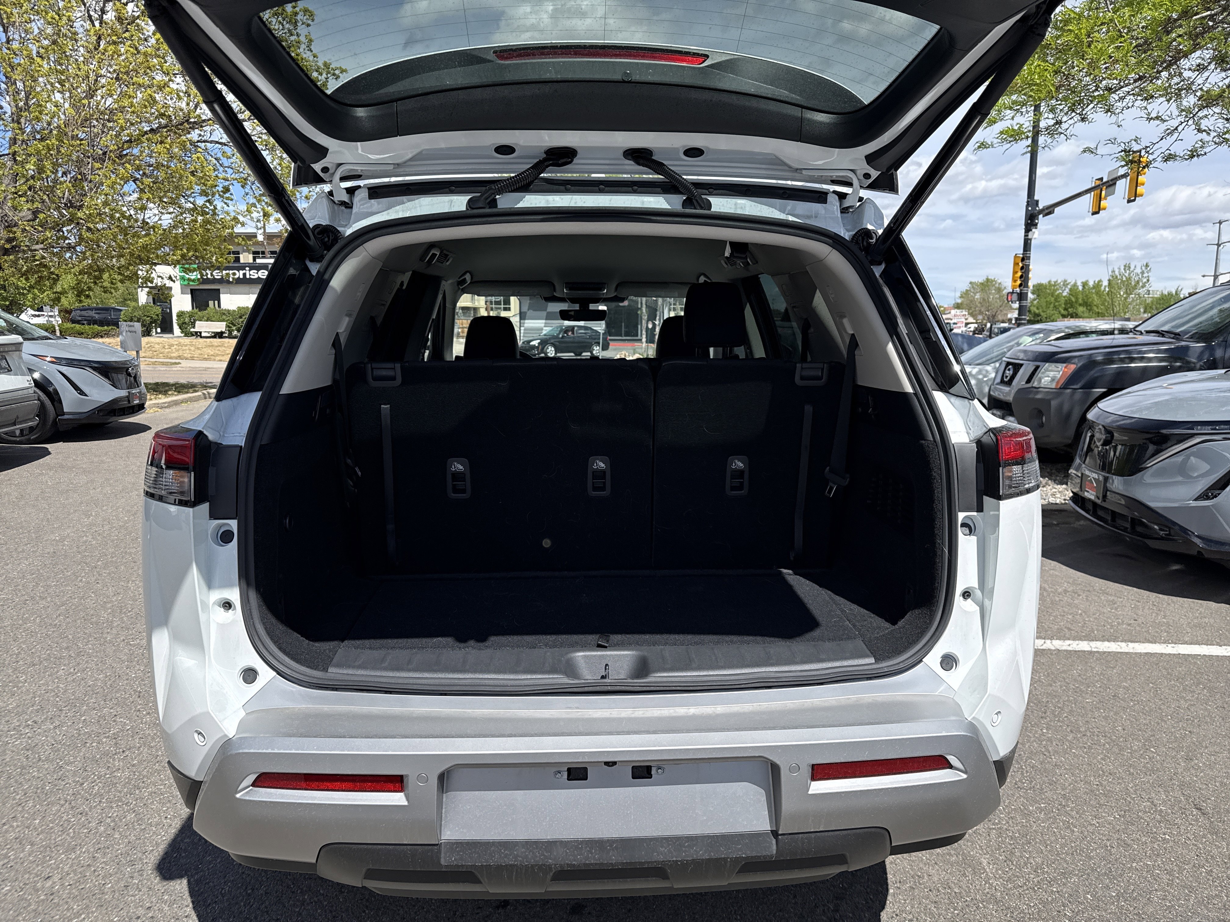 Certified 2025 Nissan Pathfinder SL AWD/4WD image 14
