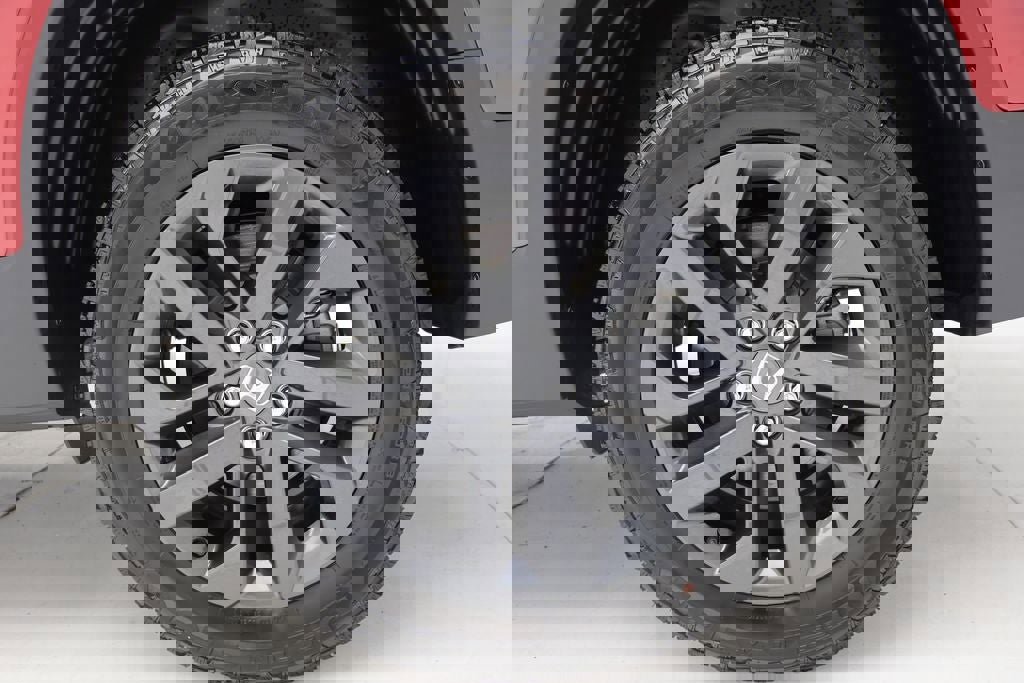 Used 2025 Honda Ridgeline Sport image 11