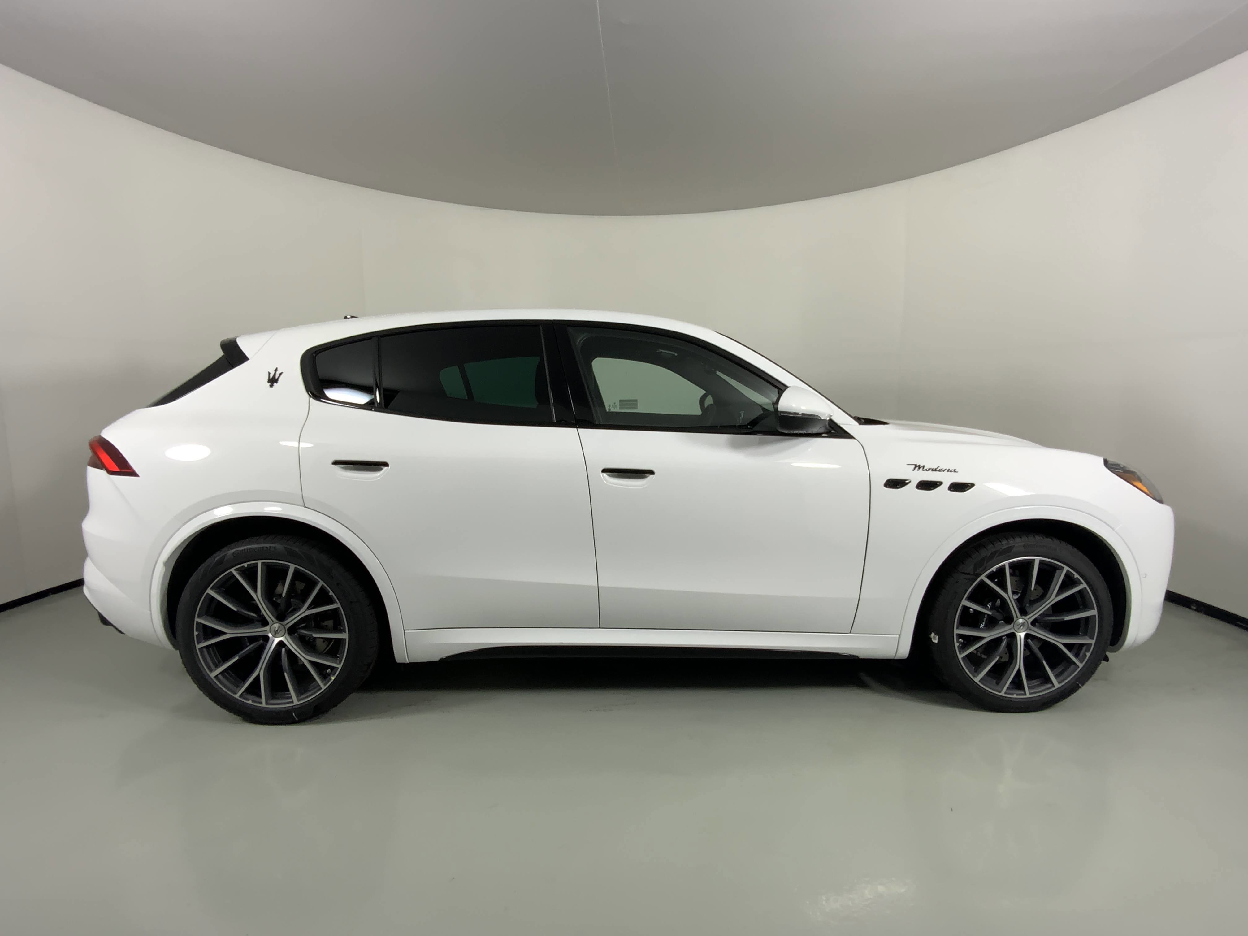 New 2026 Maserati Grecale Modena image 3