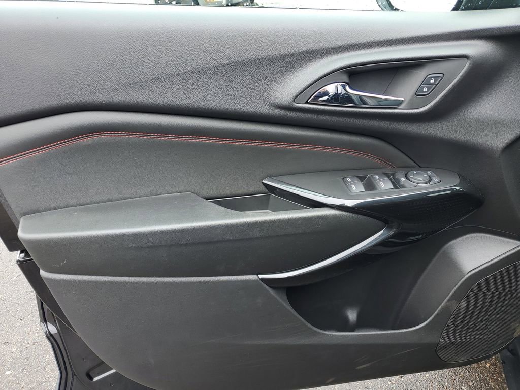 Certified 2025 Chevrolet Trax RS w/ Driver Confidence Package image 20