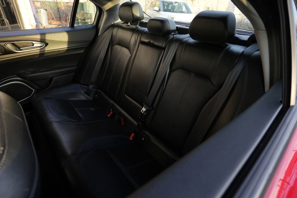 Used 2018 Alfa Romeo Giulia image 22