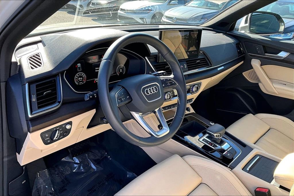Used 2023 Audi Q5 2.0T Prestige w/ Prestige Package image 14