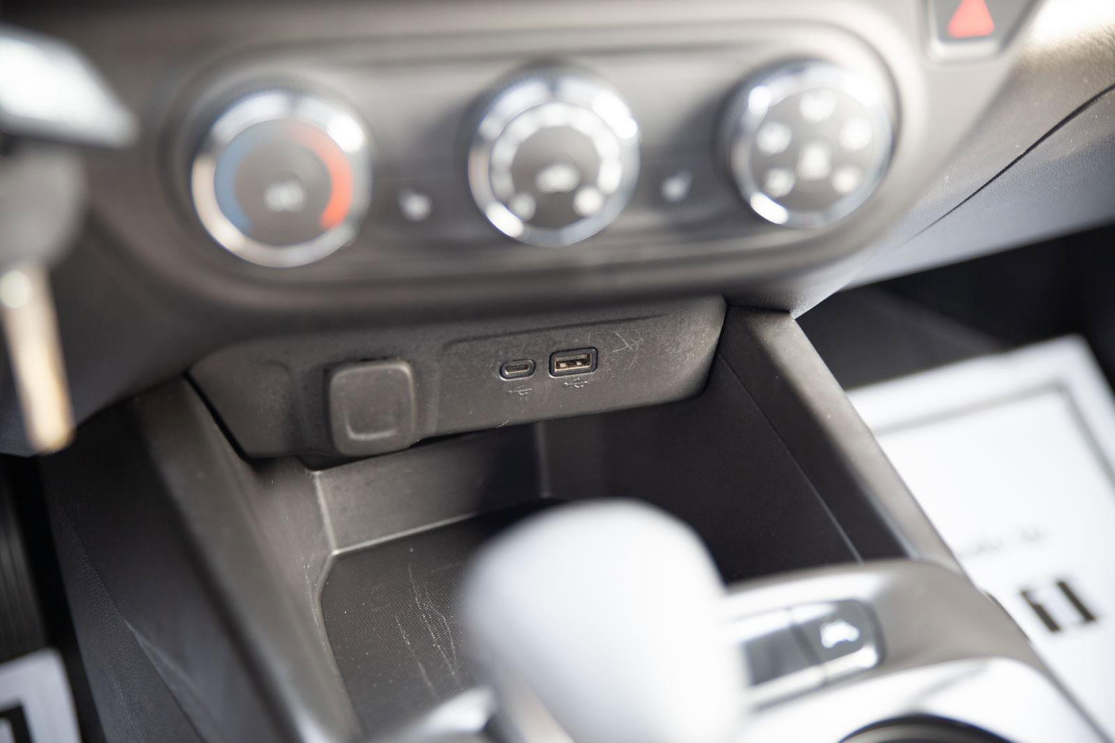 Certified 2024 Chevrolet Trax RS w/ Driver Confidence Package image 16