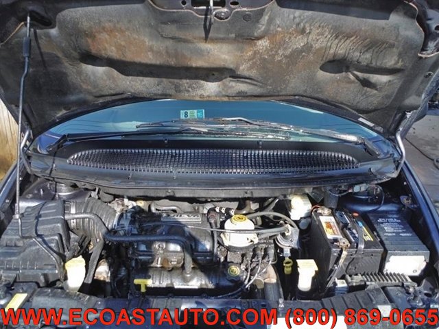 Used 2002 Chrysler Town & Country Limited image 12